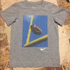 5/$25 Boys Nike t-shirt